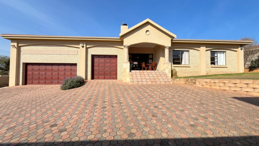 6 Bedroom Property for Sale in Hartenbos Heuwels Western Cape